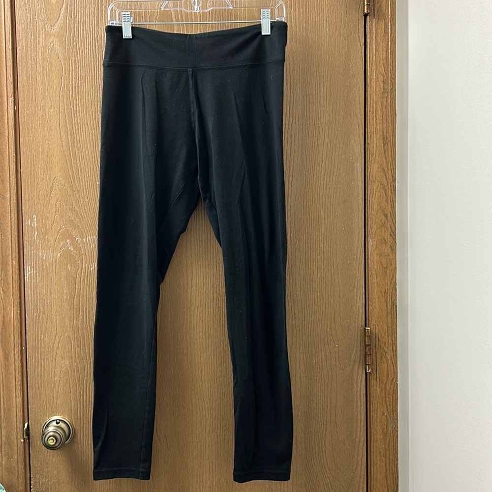 Women’s Victoria Sport Solid Black Leggings